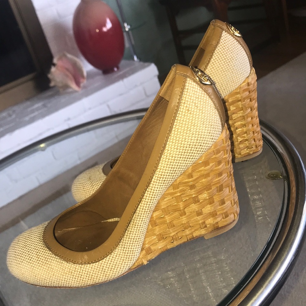 Tory Burch rattan wedge heels - Picture 3 of 7